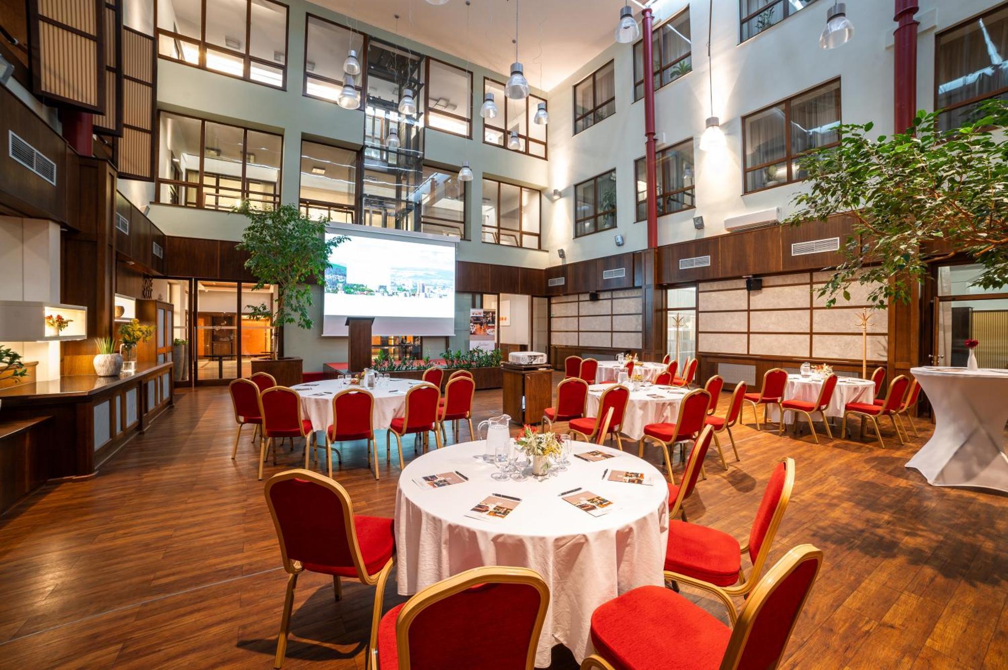Hotel Baltaci Atrium Zlín Eksteriør billede